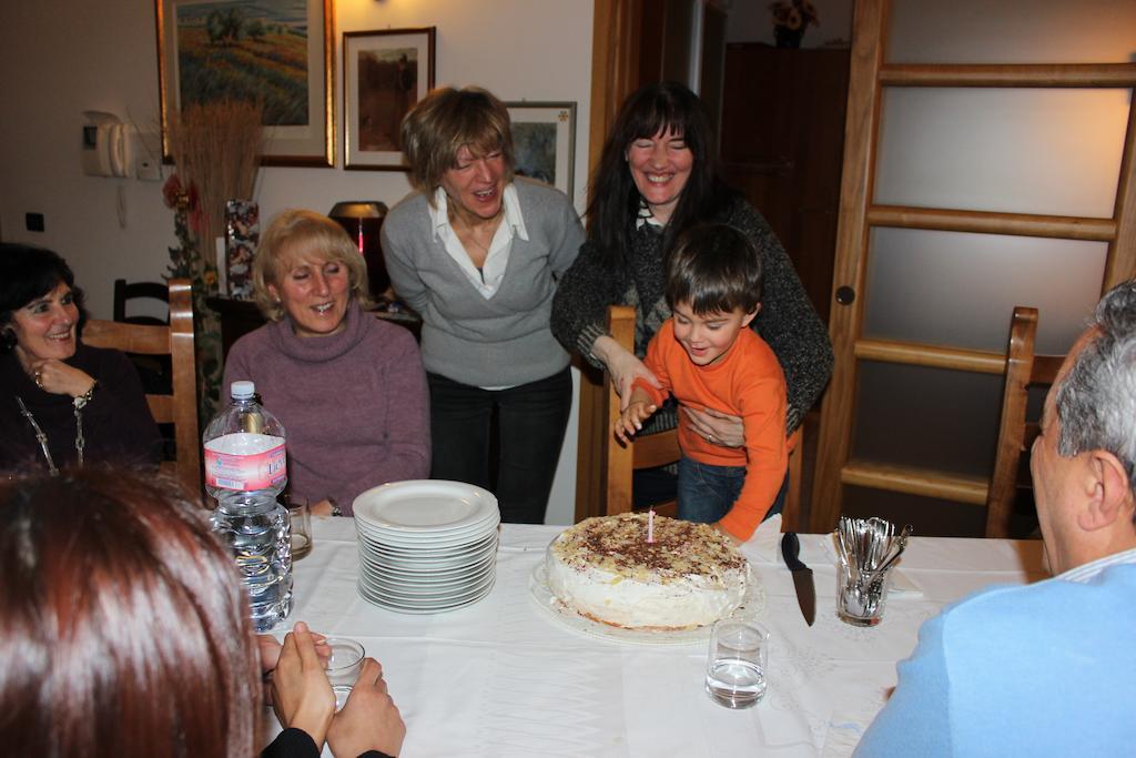 Albergo Ristorante Montecucco Da Tobia Sigillo Екстериор снимка