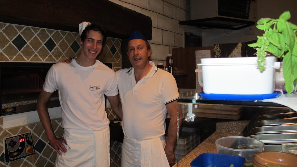 Albergo Ristorante Montecucco Da Tobia Sigillo Екстериор снимка